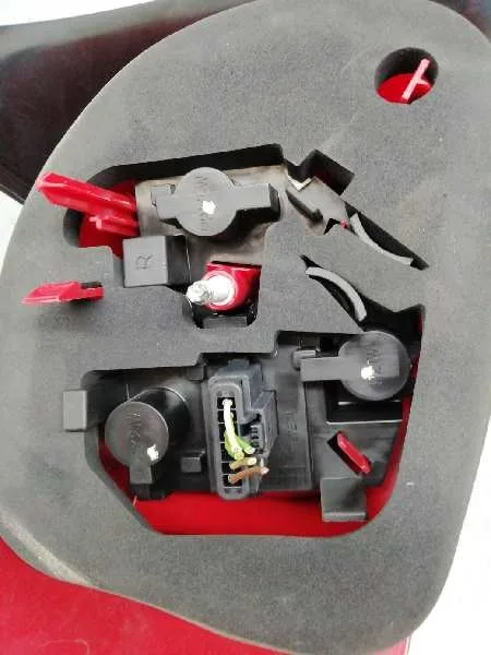 Piloto Trasero Derecho para Peugeot 206+