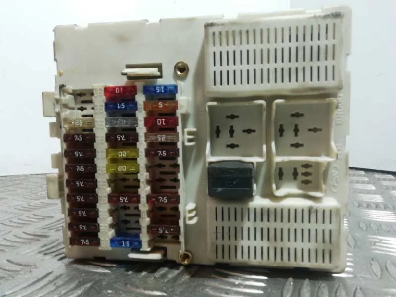 Caja Reles / Fusibles para Ford Transit Connect (Tc7)