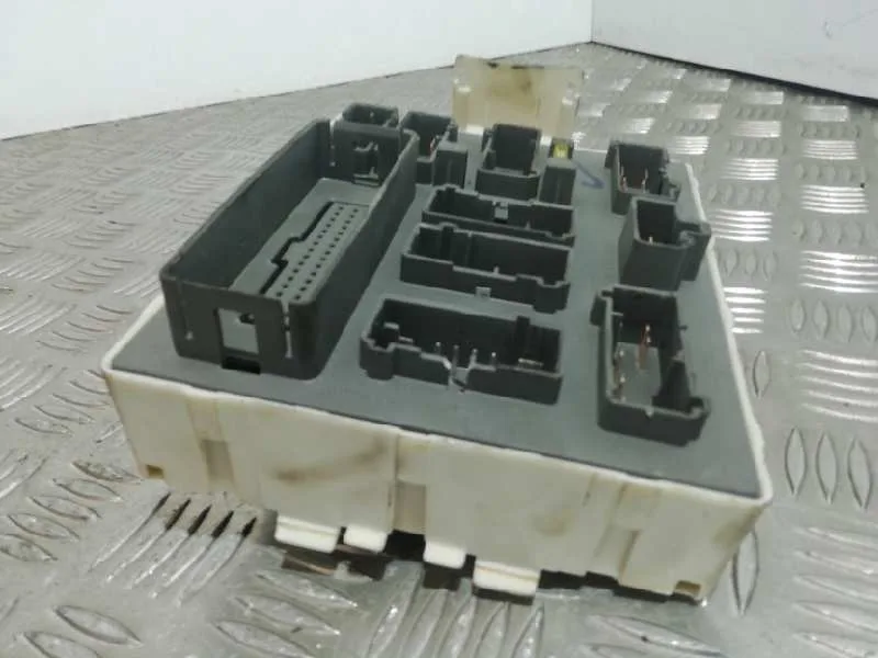 Caja Reles / Fusibles para Ford Transit Connect (Tc7)