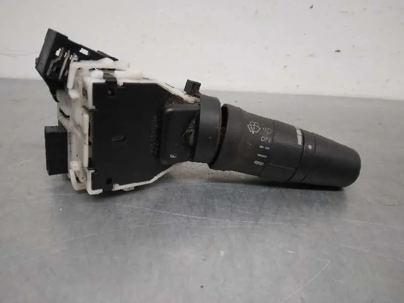 Mando Limpia para Nissan Cabstar ->09.06