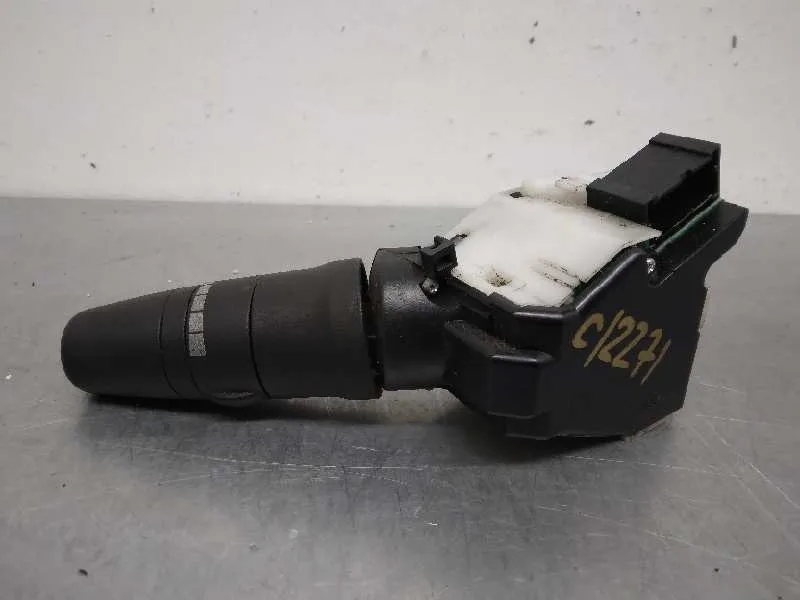 Mando Limpia para Nissan Cabstar ->09.06