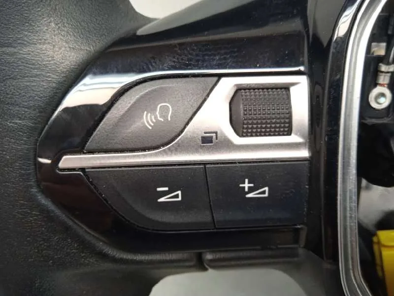 Volante para Peugeot 3008