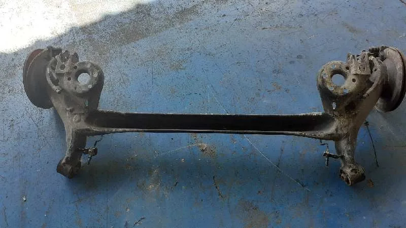 Puente Trasero para Toyota Auris