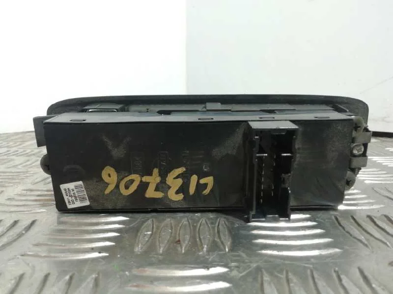 Mando Elevalunas Delantero Izquierdo para Nissan Primera Berlina (P12)