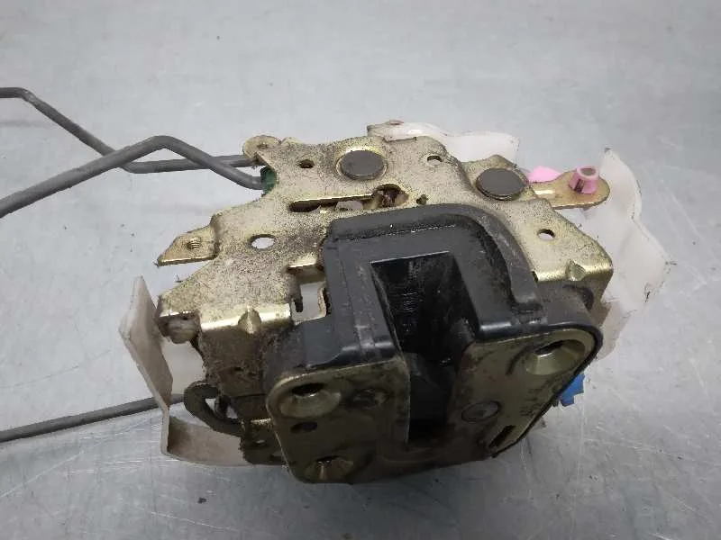 Cerradura Puerta Delantera Derecha para Nissan Cabstar ->09.06