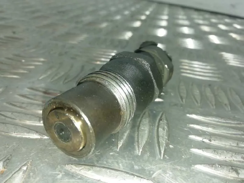 Inyector para Volkswagen Polo Berlina (6N1)