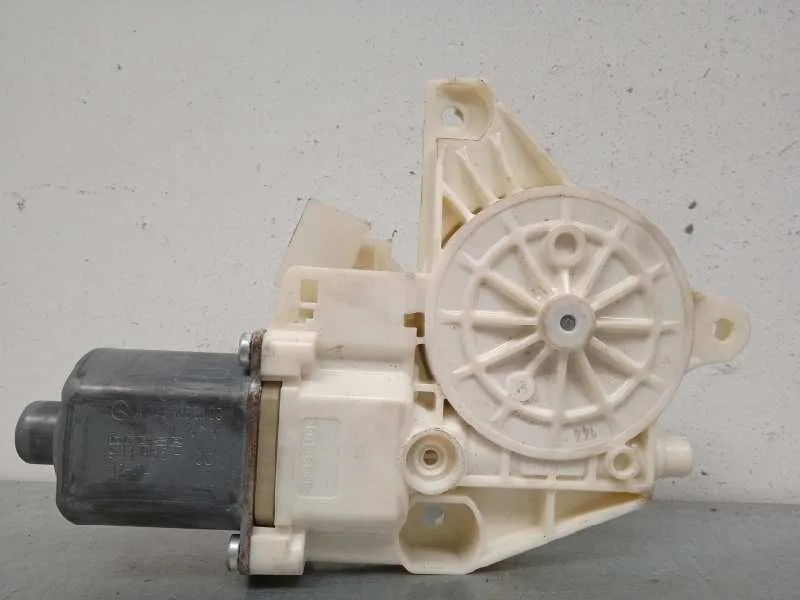 Motor Elevalunas Delantero Izquierdo para Mercedes-Benz Clase B (W246)