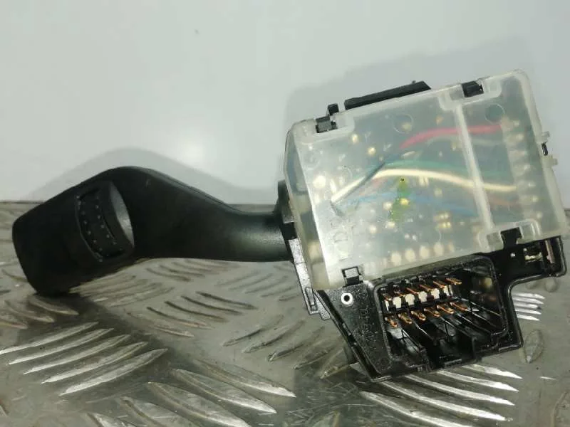 Mando Limpia para Ford Focus Berlina (Cap)