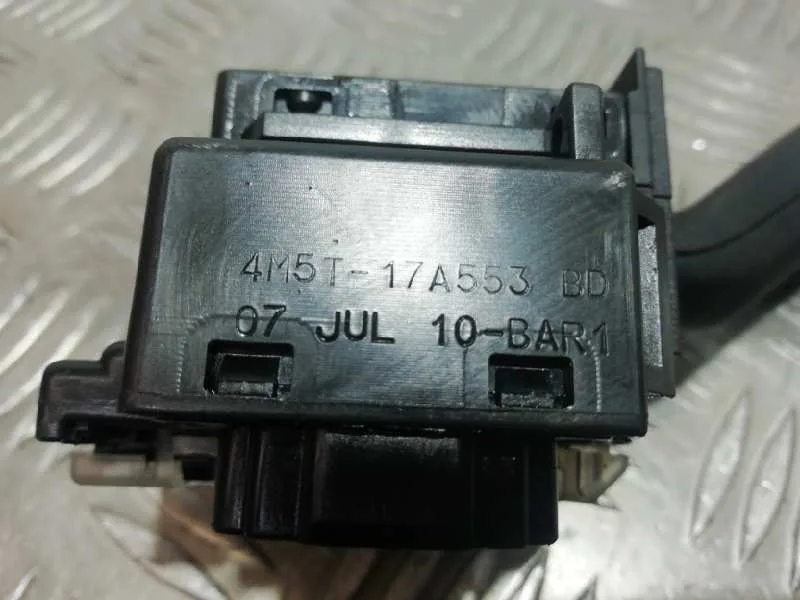 Mando Limpia para Ford Focus Berlina (Cap)