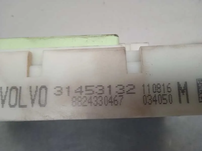 Caja Reles / Fusibles para Volvo V40