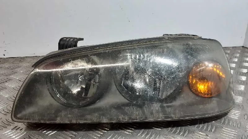 Faro Izquierdo para Hyundai Elantra (Xd)