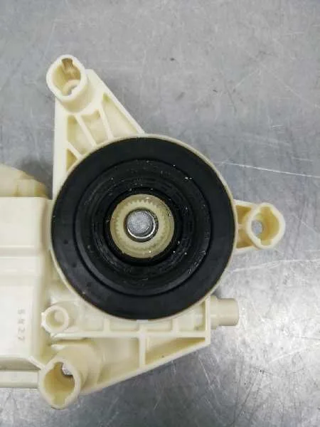 Motor Elevalunas Delantero Derecho para Mercedes-Benz Clase B (W246)