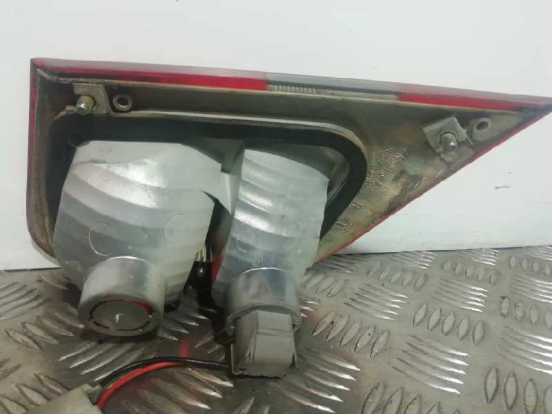 Piloto Trasero Derecho Interior para Mitsubishi Carisma Berlina 5 (Da0)