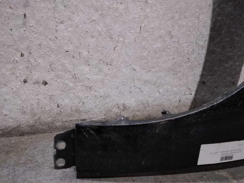 Aleta Delantera Izquierda para Ford Focus Lim. (Cb8)