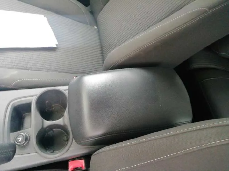 Apoyabrazos Central para Ford Focus Lim. (Cb8)