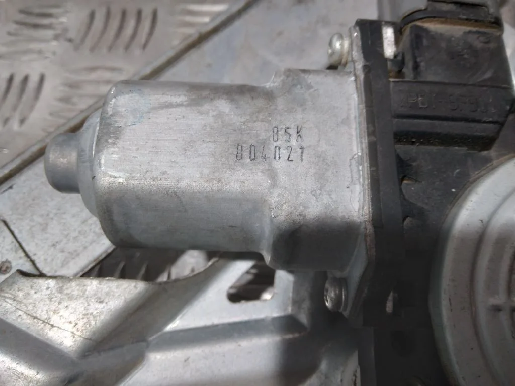 Elevalunas Delantero Derecho para Honda Civic Berlina 5 (Fk)