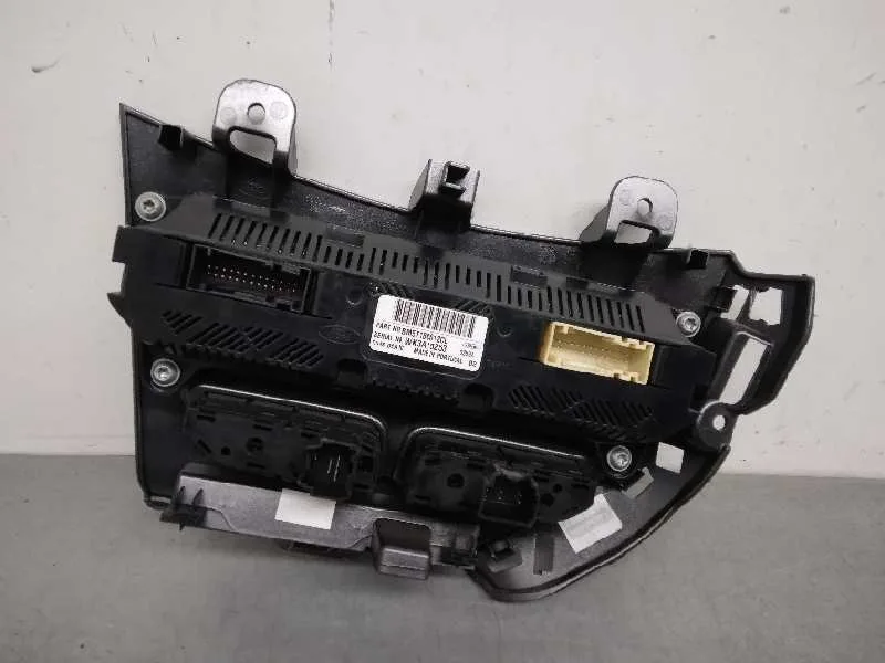 Mando Climatizador para Ford Focus Lim. (Cb8)