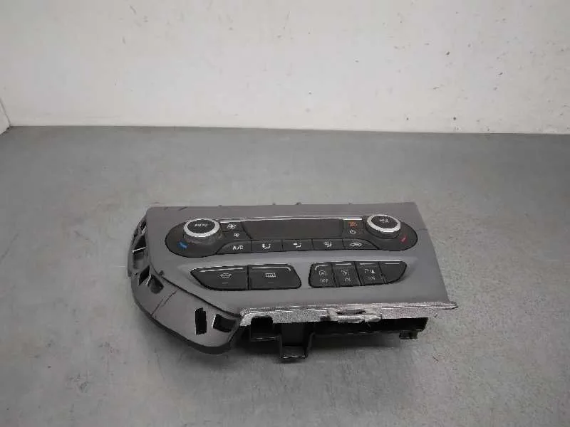 Mando Climatizador para Ford Focus Lim. (Cb8)