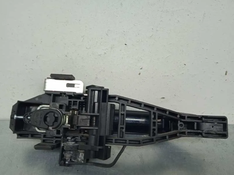 Maneta Exterior Delantera Izquierda para Ford Focus Lim. (Cb8)