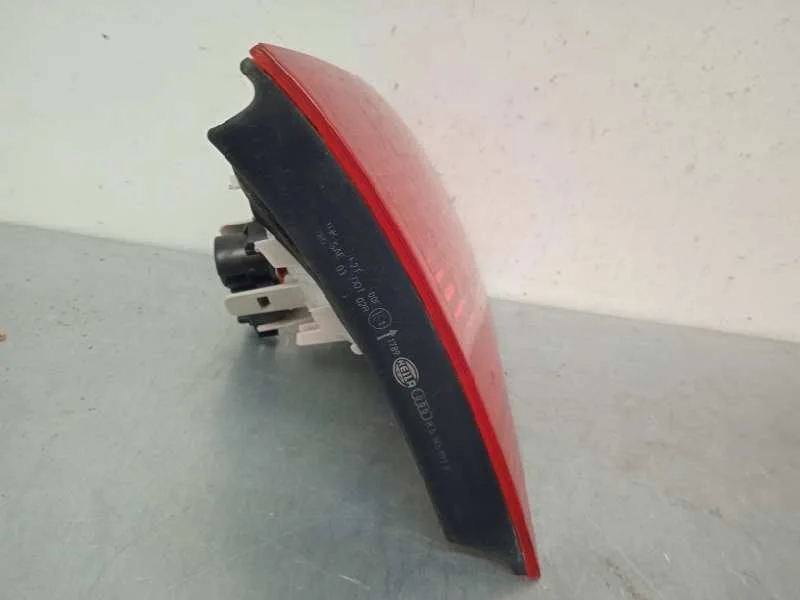 Piloto Trasero Izquierdo Interior para Audi A4 Berlina (8E)