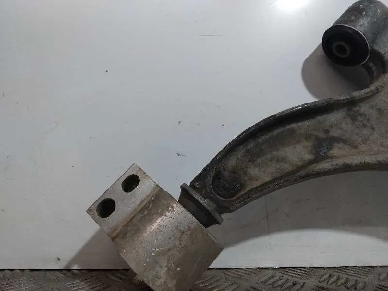 Brazo Suspension Inferior Delantero Derecho para Saab 9-5 Lim. (03. 2010->)