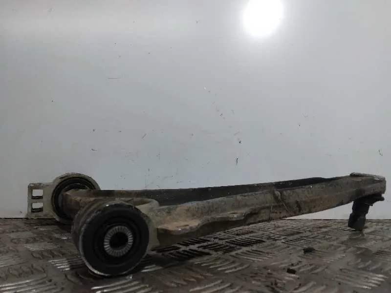 Brazo Suspension Inferior Delantero Derecho para Saab 9-5 Lim. (03. 2010->)