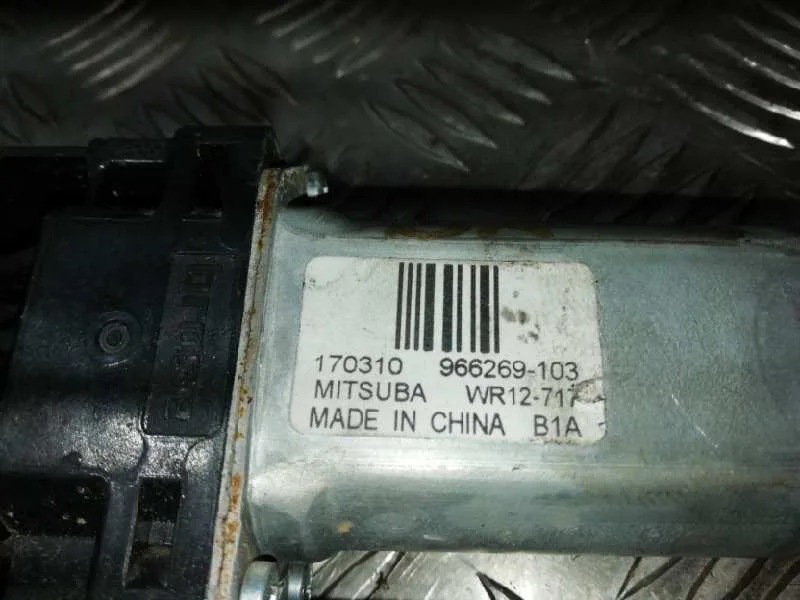 Motor Elevalunas Delantero Derecho para Volvo V40