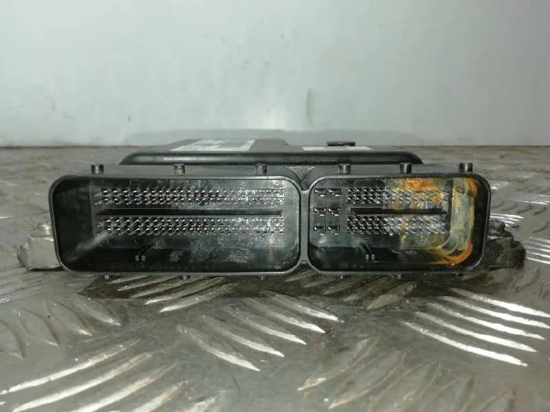 Centralita Motor Uce para Opel Astra J Sports Tourer
