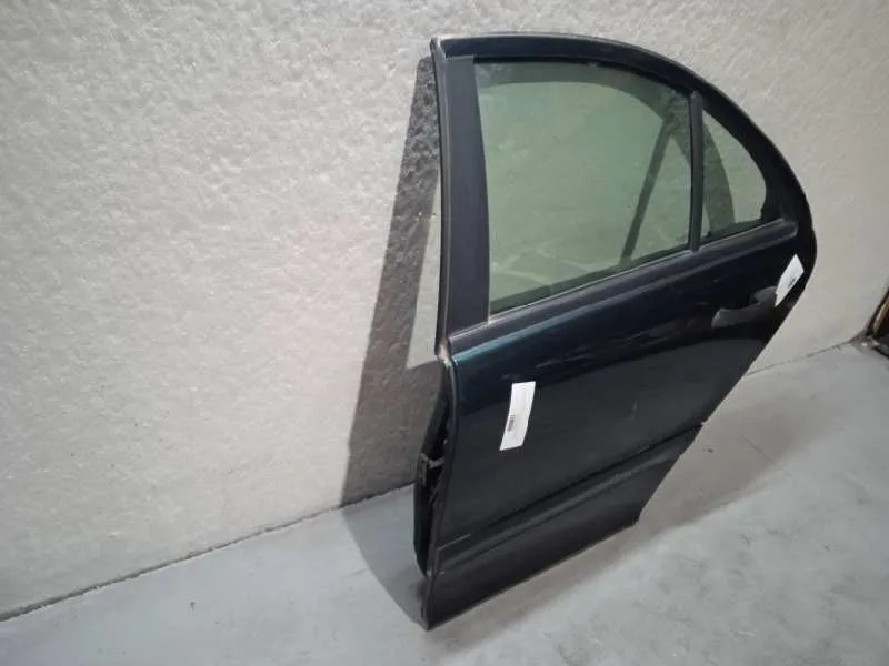Puerta Trasera Izquierda para Mercedes-Benz Clase C (W203) Berlina