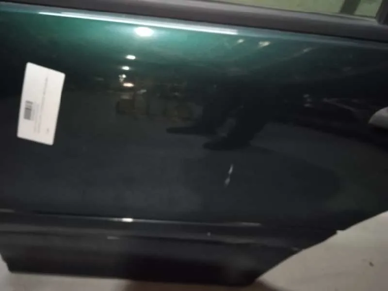 Puerta Trasera Izquierda para Mercedes-Benz Clase C (W203) Berlina