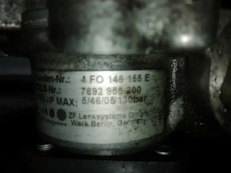 Bomba Direccion para Audi A6 Avant (4F5)
