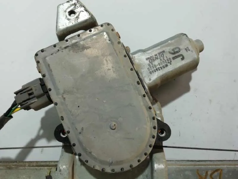 Elevalunas Delantero Derecho para Mitsubishi Montero (V60/V70)