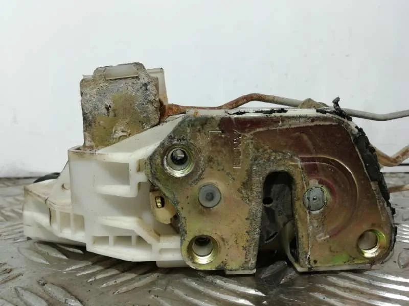 Cerradura Puerta Delantera Izquierda para Mitsubishi Montero (V60/V70)