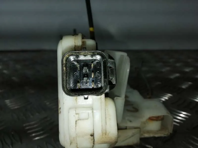 Cerradura Puerta Delantera Izquierda para Mitsubishi Montero (V60/V70)