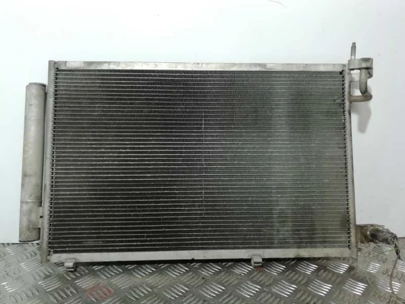 Condensador / Radiador Aire Acondicionado para Ford Fiesta (Cb1)