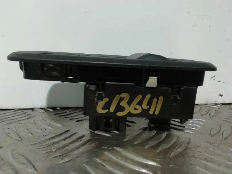 Mando Elevalunas Delantero Izquierdo para Ford Fiesta (Cb1)