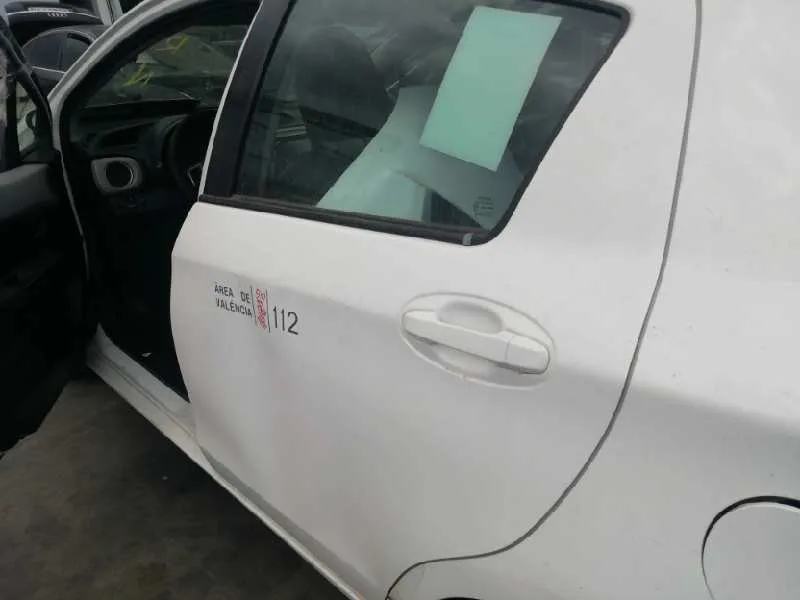 Puerta Trasera Izquierda para Toyota Yaris