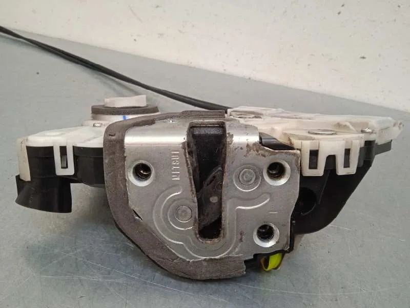 Cerradura Puerta Delantera Derecha para Toyota Yaris