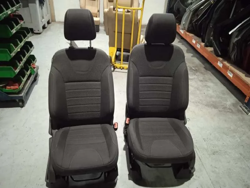 Juego Asientos Completo para Ford Kuga (Cbs)