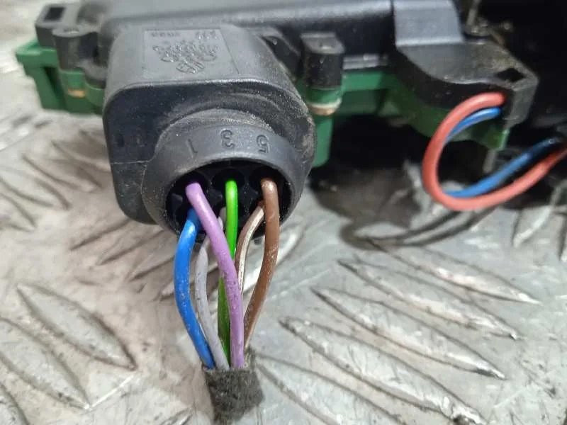 Cerradura Puerta Trasera Izquierda para Volkswagen Bora Berlina (1J2)
