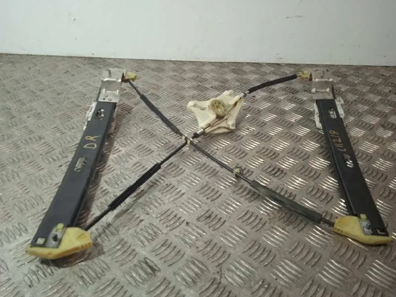 Elevalunas Delantero Derecho para Seat Leon St (5F8)