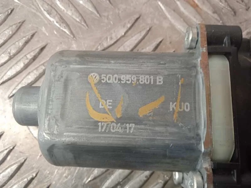 Motor Elevalunas Delantero Izquierdo para Seat Leon St (5F8)
