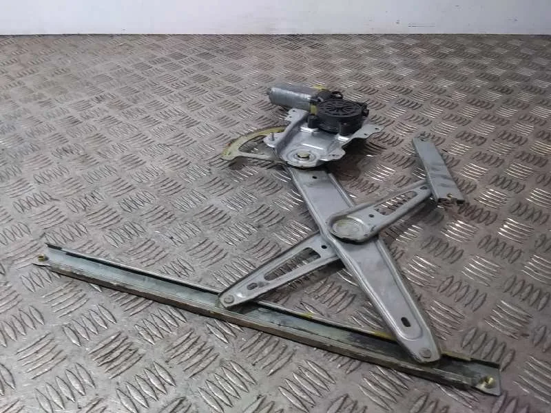 Elevalunas Delantero Izquierdo para Toyota Yaris (Ncp1/Nlp1/Scp1)