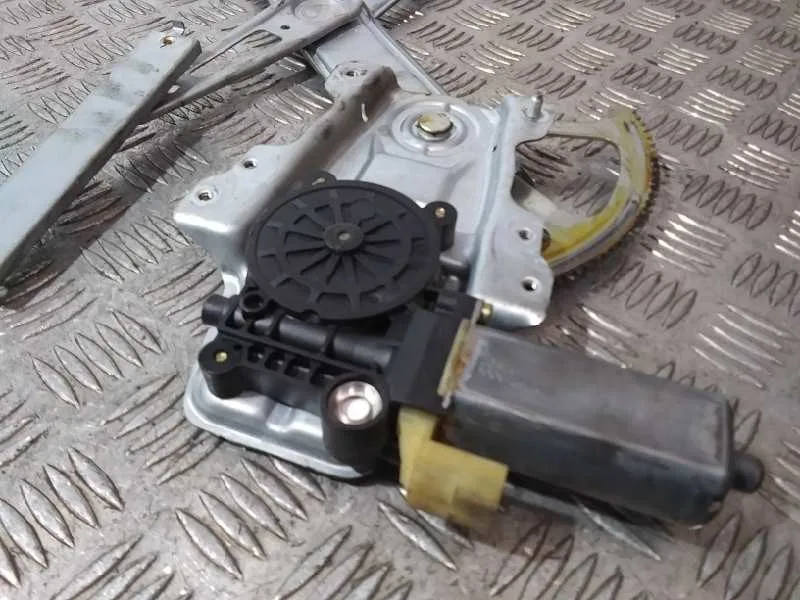 Elevalunas Delantero Izquierdo para Toyota Yaris (Ncp1/Nlp1/Scp1)