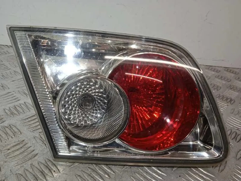 Piloto Trasero Izquierdo Interior para Mazda 6 Berlina (Gg)