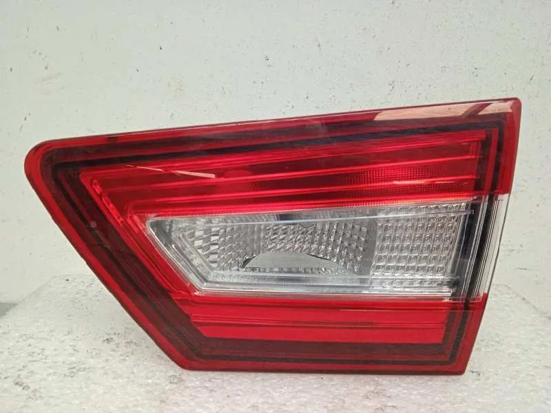 Piloto Trasero Derecho Interior para Renault Clio Iv