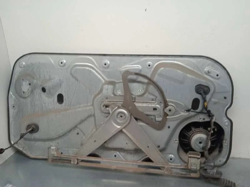 Elevalunas Delantero Derecho para Ford Focus Berlina (Cap)