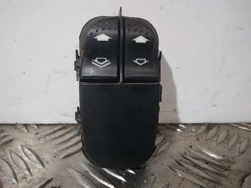 Mando Elevalunas Delantero Izquierdo para Ford Focus Berlina (Cak)