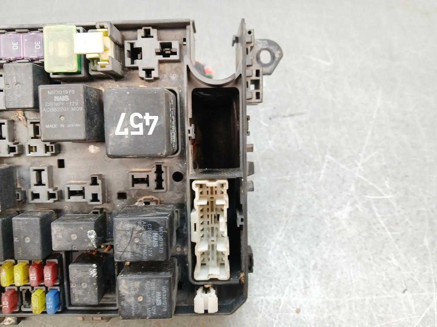 Caja Reles / Fusibles para Mitsubishi Outlander (Cw0)