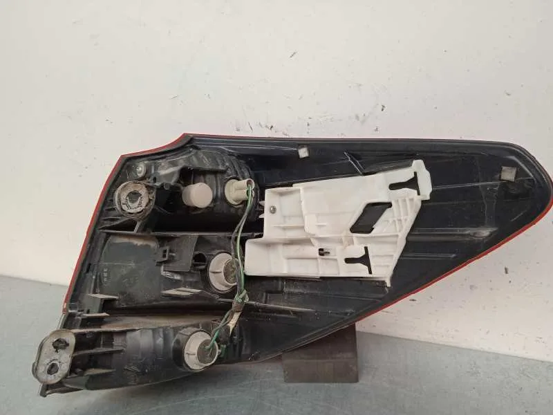Piloto Trasero Izquierdo para Subaru Legacy Kombi/Outback B14